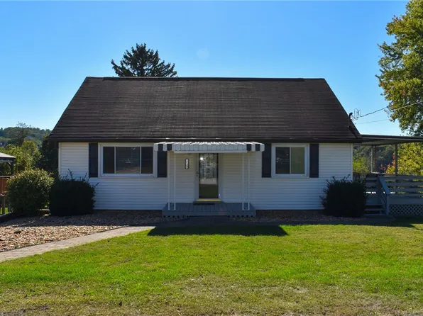 1149 Highland Ave, Vandergrift, PA 15690