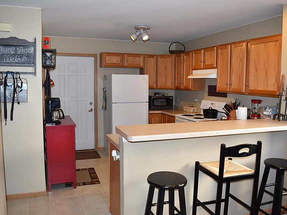 4th image of 2453 S Saint Clair St #7