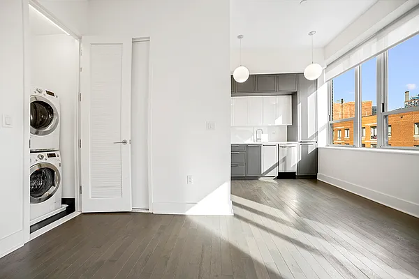 Rented by RELO REDAC INC. | media 4