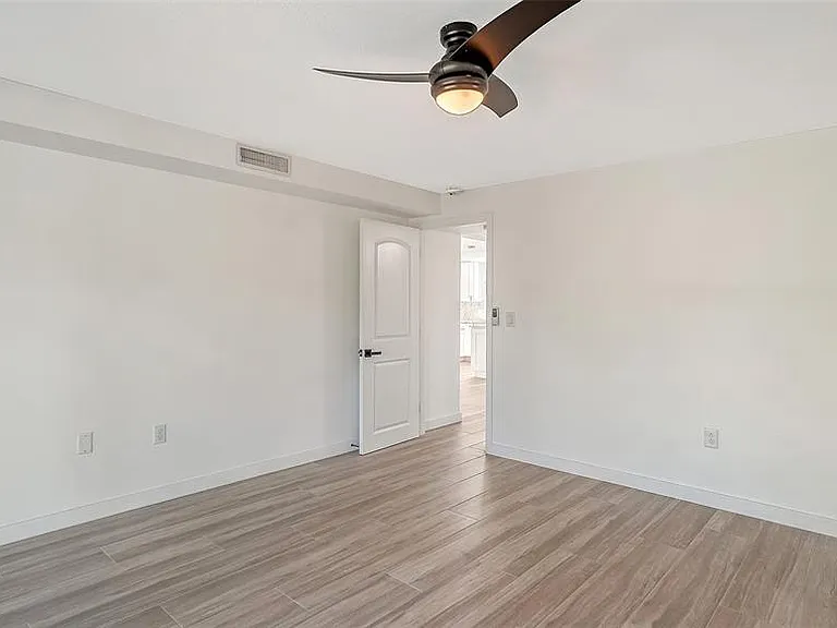 909 Spanish Dr N — Photo 40