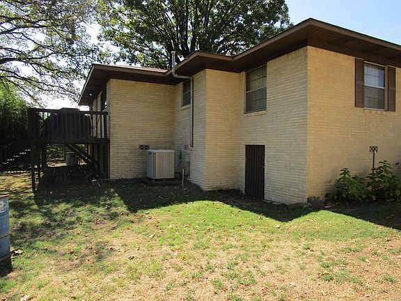 5th image of 1019 Summer St
