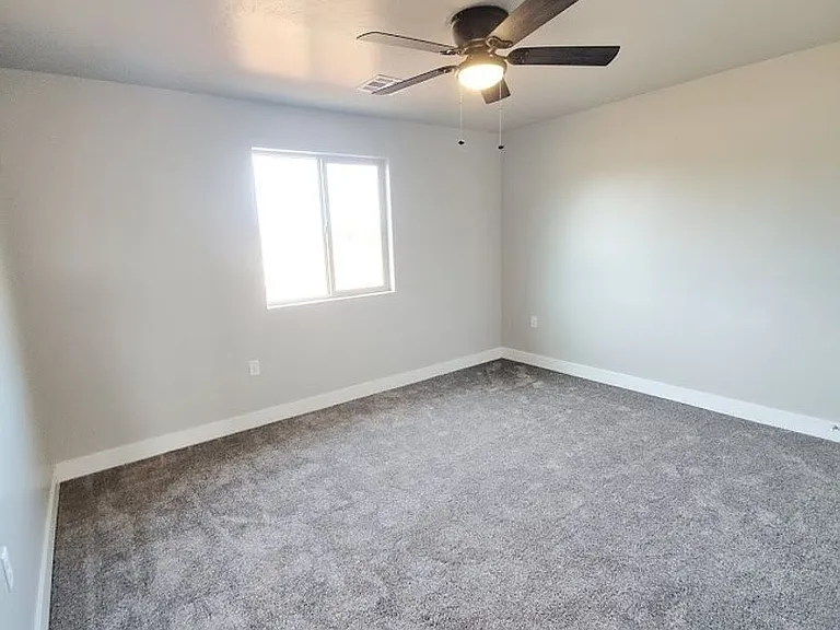 Three Bedroom Red Mountain Vista Town Home — Photo 24