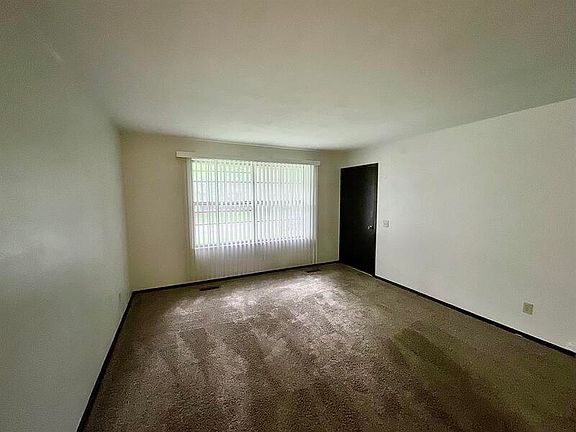 3rd image of 126 Stacy Dr
