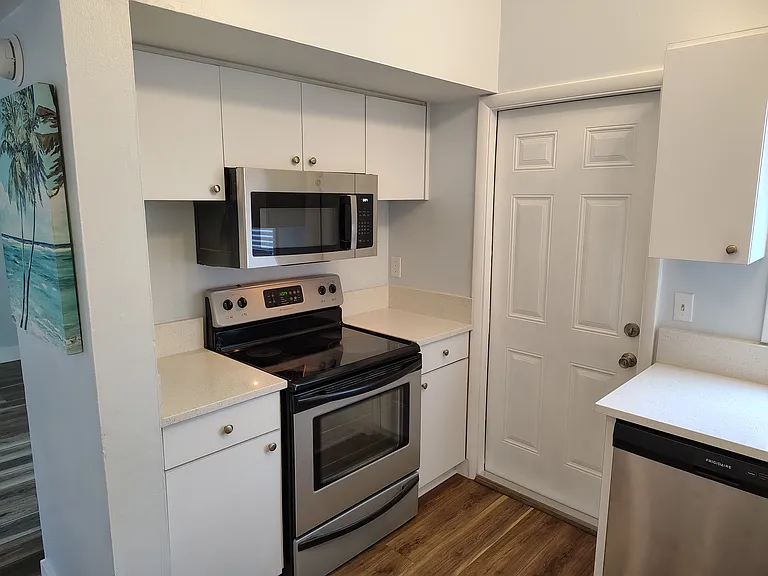 12414 N 58th St #60 — Photo 3