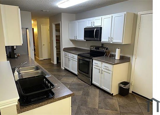 5th image of 1210 Coral Reef Ln