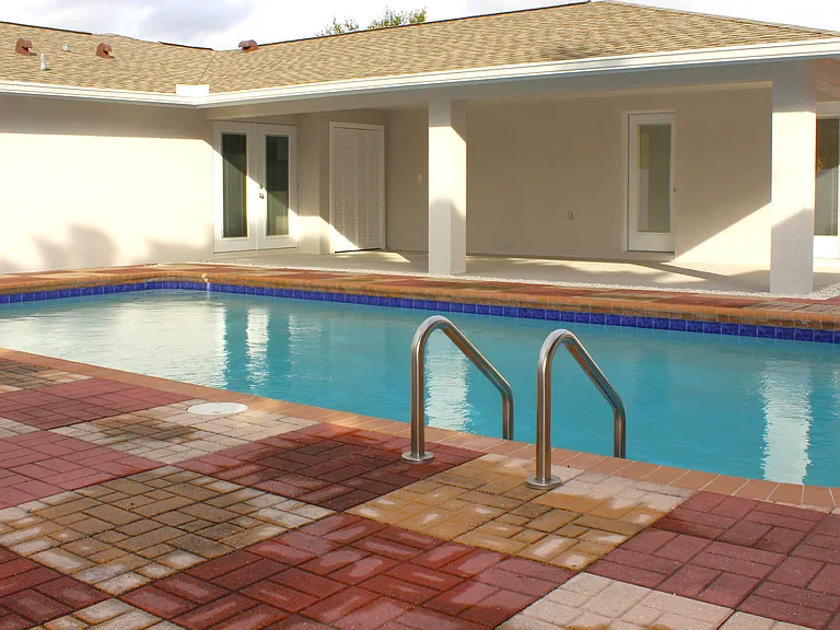 8236 Donaldson Dr — Photo 17