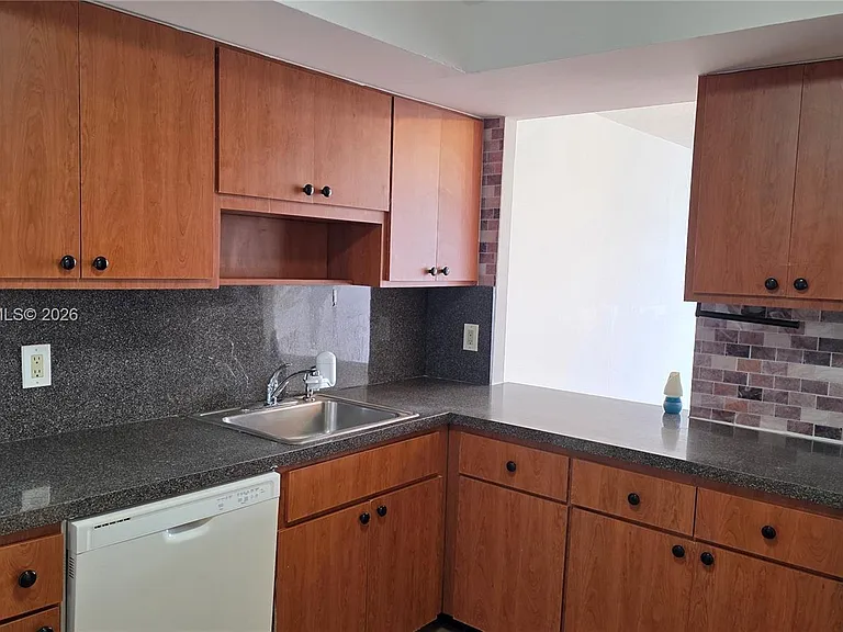 1351 NE Miami Gardens Dr #413E — Photo 4