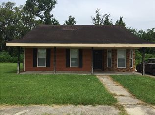 3224 Acorn Dr, Violet, LA 70092