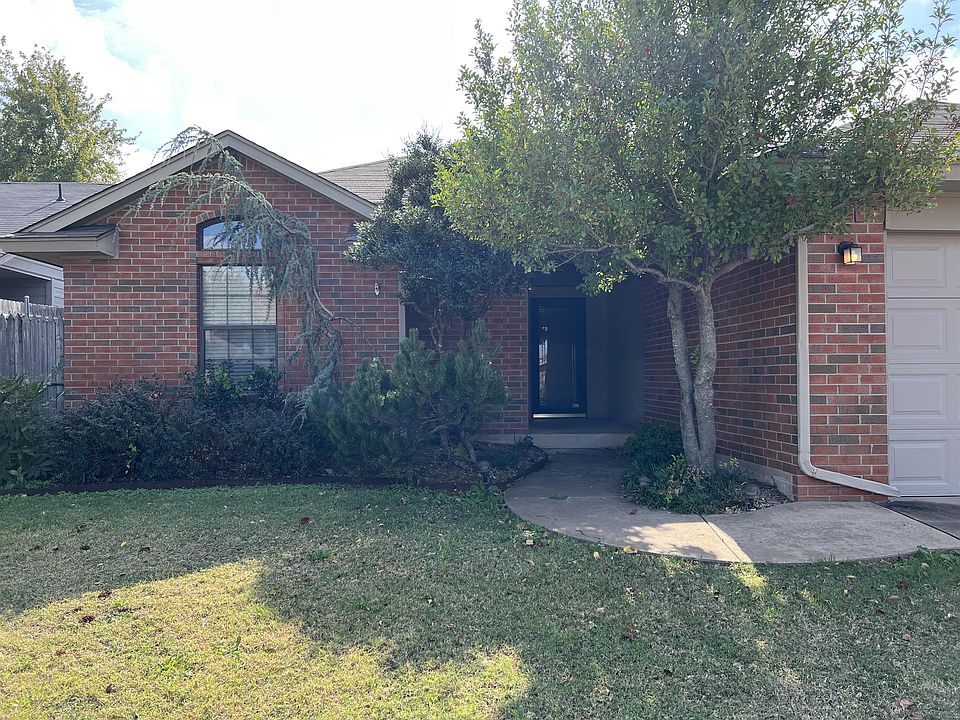 1st image of 6704 NW 124th Ter