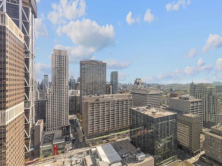 11 Yorkville Ave #2907 — Photo 24