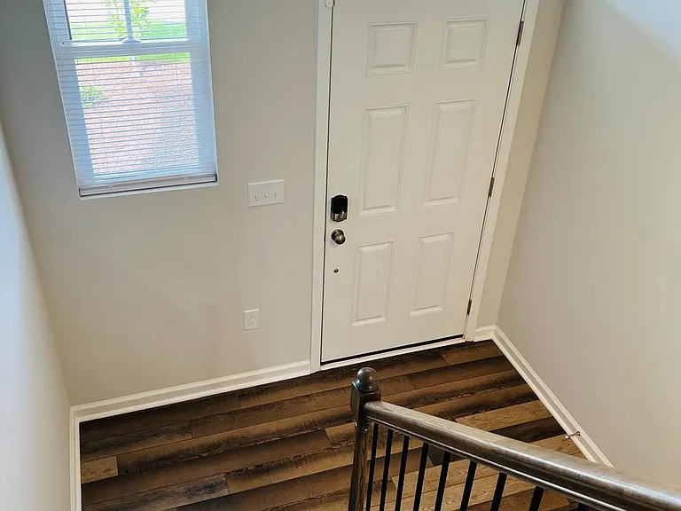 1009 Aberleigh Ln — Photo 6