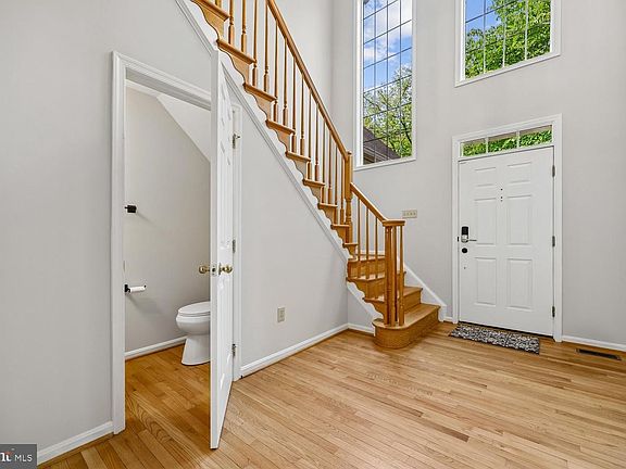 5th image of 2 Seneca Forest Ct