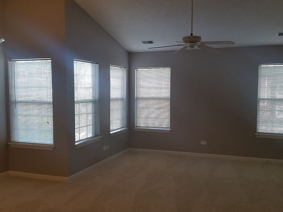 1st image of 708 Superior Ct APT 212