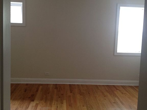 5th image of 6142 S Ellis Ave #3N
