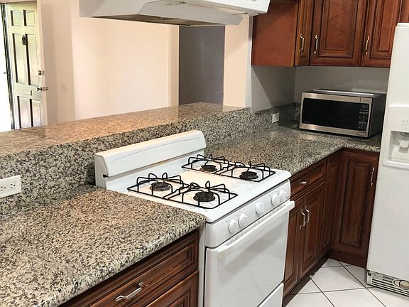 2nd image of 2426 20th St APT B
