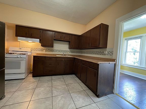 2nd floor kitchen