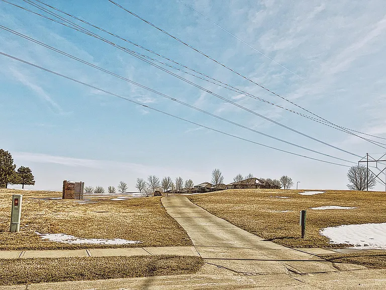 6035 N 167th Ct — Photo 28