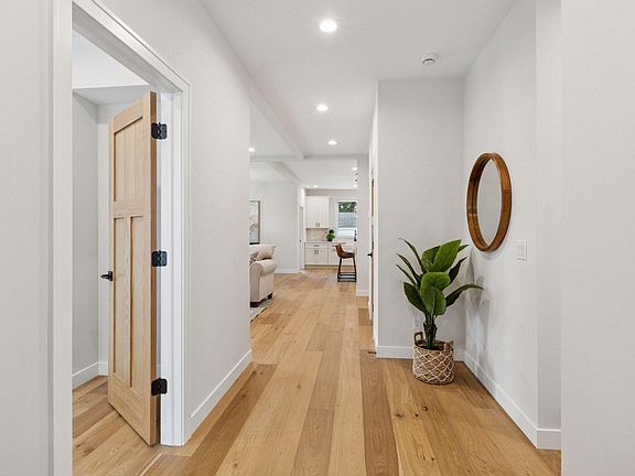 4th image of 4112 19th Ave S