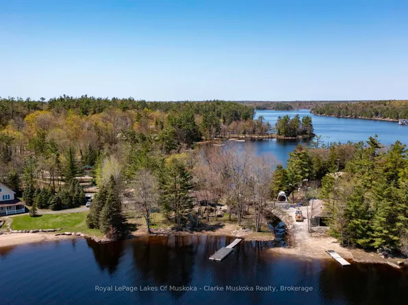 525 Hiawatha Rd, Georgian Bay, ON L0K 1S0