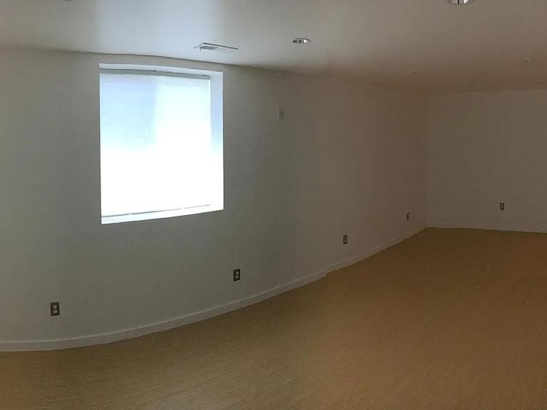 3495 Darley Ave — Photo 17