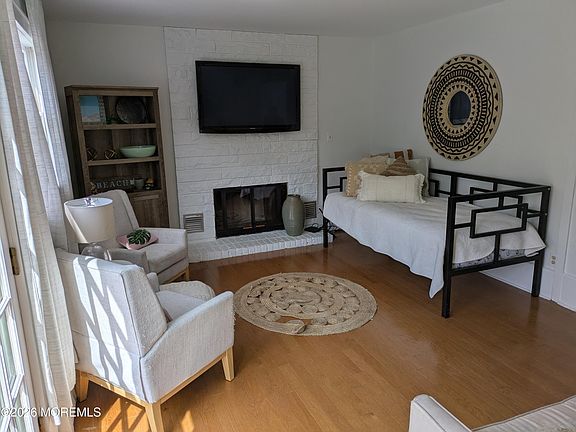 5th image of 2113 Edgewood Pl