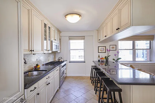 Sold by Corcoran | media 16