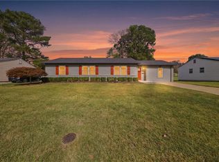 3776 Starlighter Dr, Virginia Beach, VA 23452