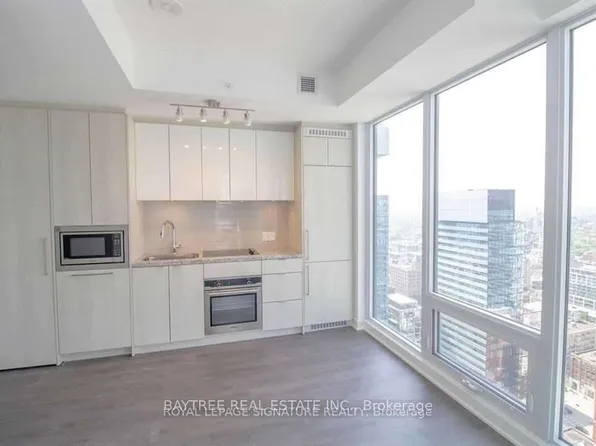 115 Blue Jays Way, Toronto, ON