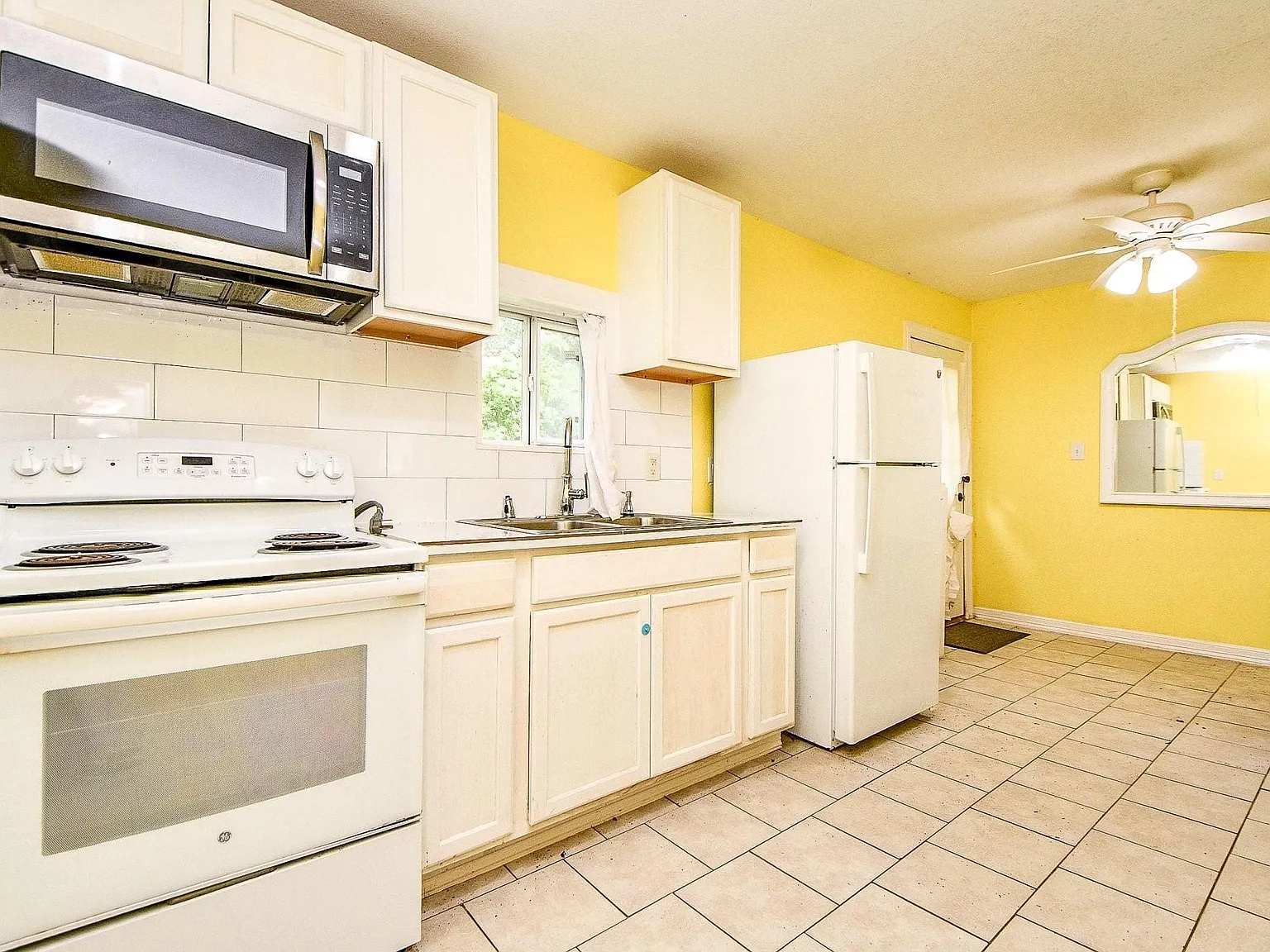 3 bed, 2.0 bath, 1505 sqft, $1,600 — Photo 3