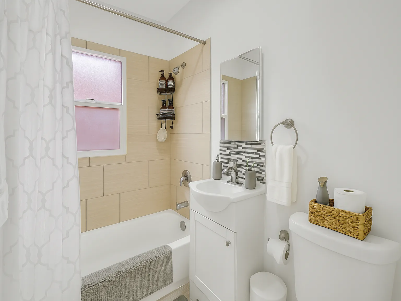 4 WEEKS FREE ON A 13 MONTH LEASE — Photo 3