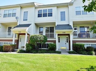 705 Pheasant Trl, Saint Charles, IL 60174