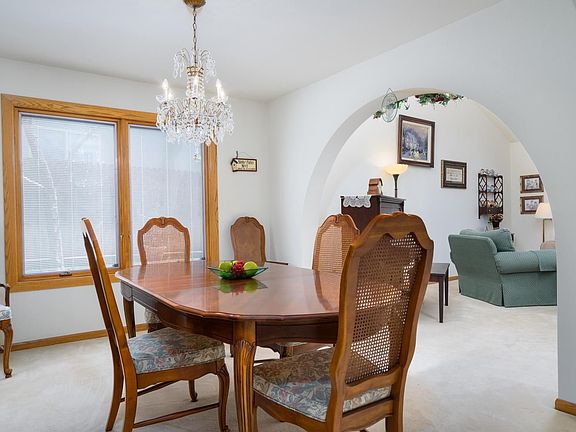 5th image of 3928 Heights Ct
