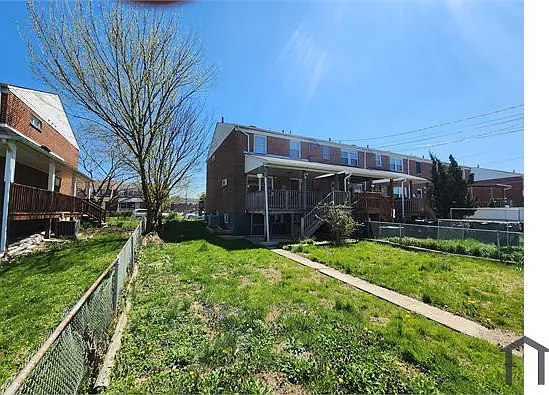 1008 Foxridge Ln — Photo 12
