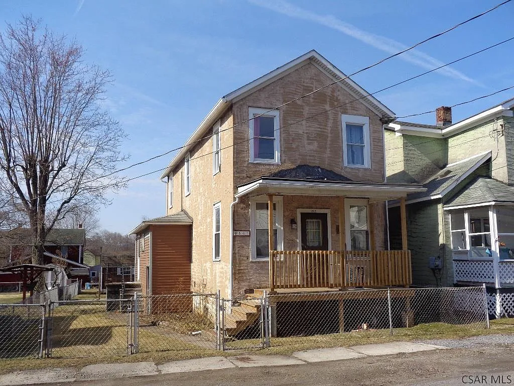 641 Lynn St photo 1