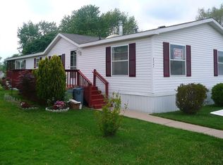 2247 Hall Ln, Wixom, MI