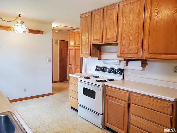 5th image of 108 Oliver St