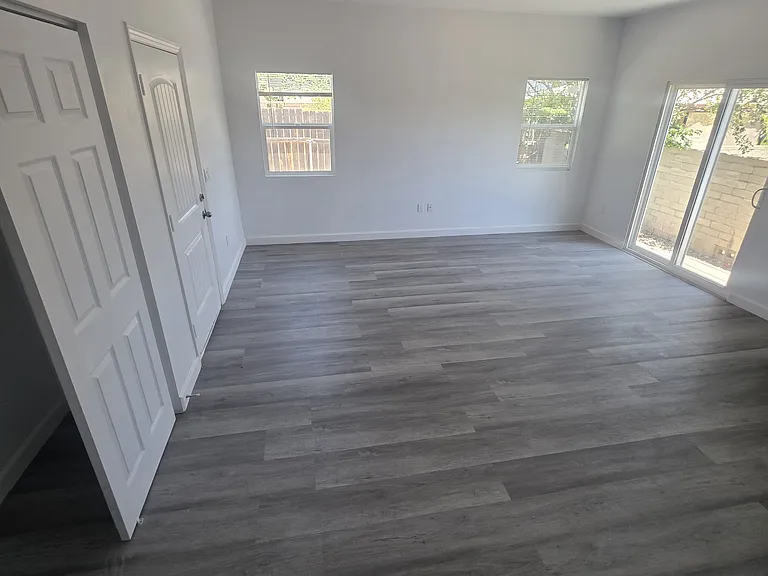 1265 Windsor Dr — Photo 9