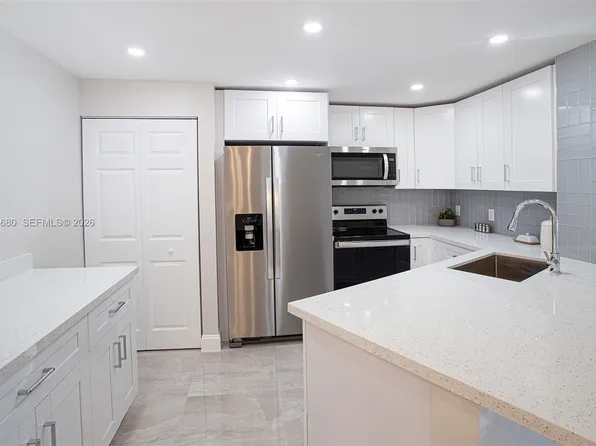 7527 S Oriole Blvd APT 101, Delray Beach, FL 33446