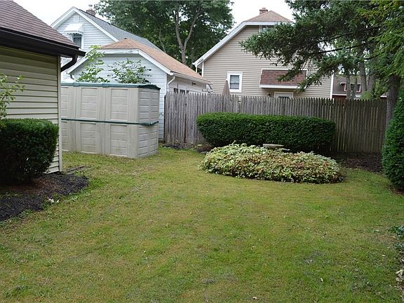 5th image of 377 Spruce St