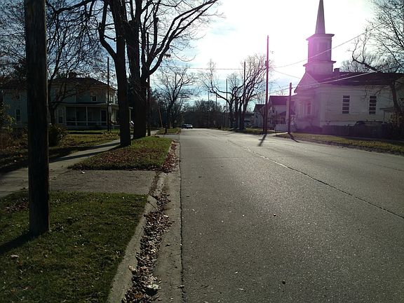 5th image of 307 S Saginaw St