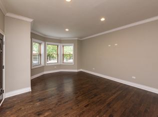 806 Main St APT 2, Evanston, IL 60202