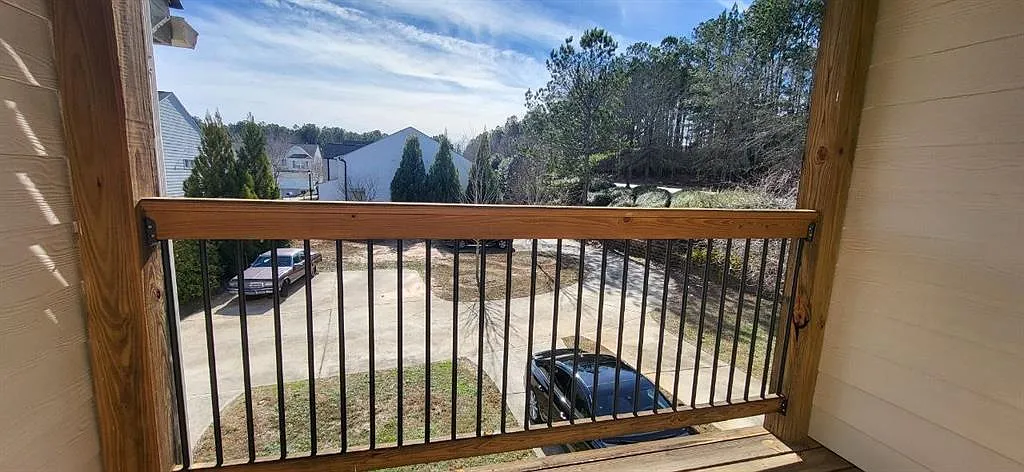 3 bed, 2.5 bath, 1588 sqft, $2,050 — Photo 2