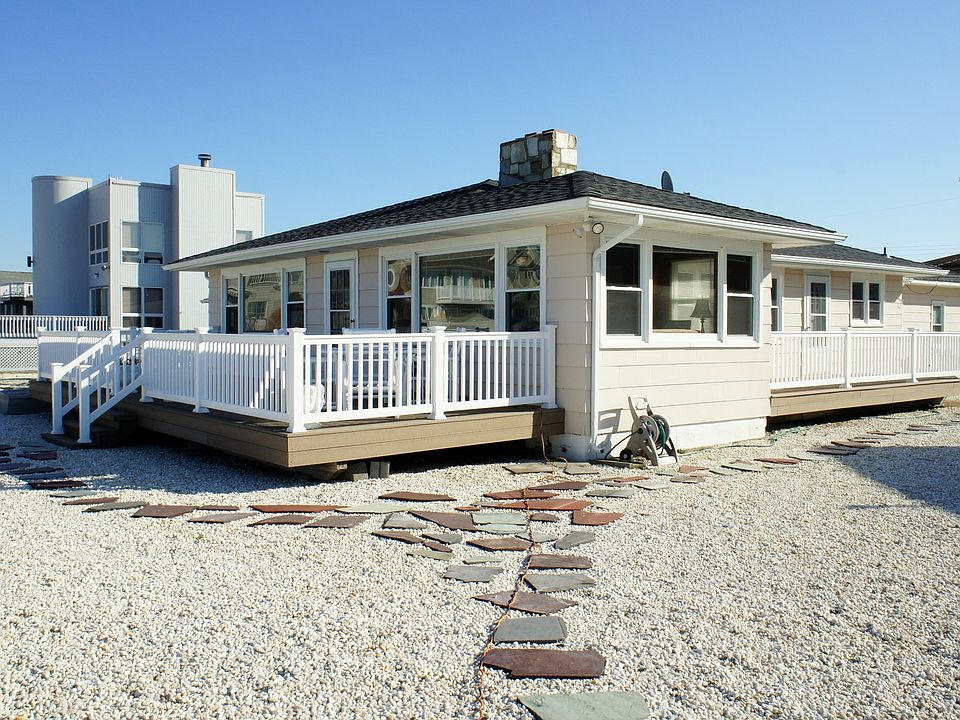 Enjoy sunsets from 1 of 2 Trex decks