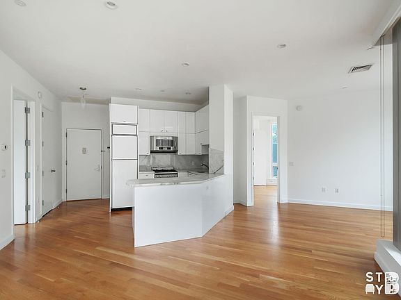 5th image of 525 Clinton Ave APT 3N