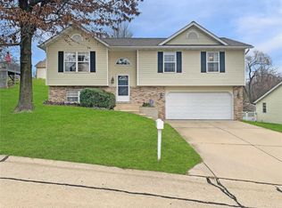 60 Fairington Ave, Glen Carbon, IL