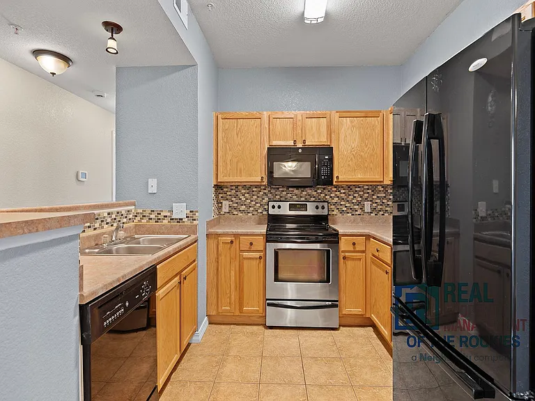 2133 Krisron Rd #C-207 — Photo 4