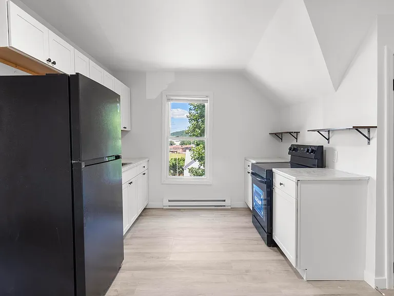 146 Hobart St #3 — Photo 24