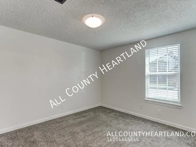2121 Meench Dr — Photo 17