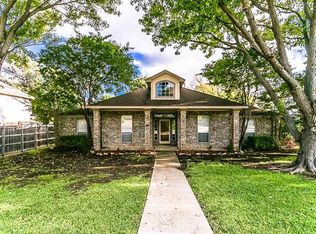 820 Deerlake Dr, Allen, TX 75002