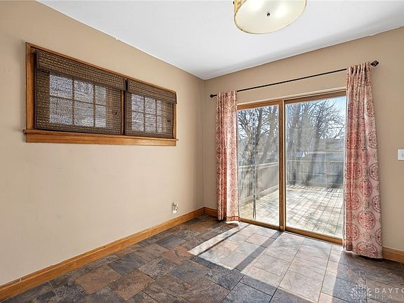 5th image of 3054 Mesmer Ave